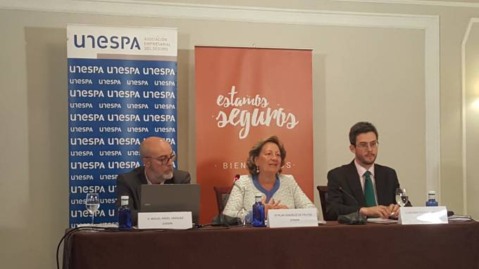 Susana_CR_'s tweet photo. El seguro devuelve a sus clientes 5,4 millones de euros a la hora #IES2018. Gran trabajo de @AnaAmigo_ para @GrupoAseguranza 🔽https://t.co/yClSCXfnbw https://t.co/IDNPqRLc4M