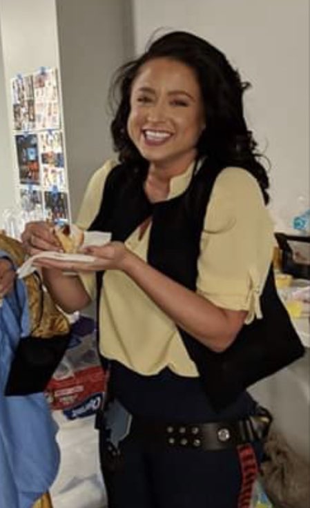blythebrum's tweet photo. the face of someone dressed as their idol while also consuming carbs for the first time in weeks #ishotfirst https://t.co/4ctrQUB6qU