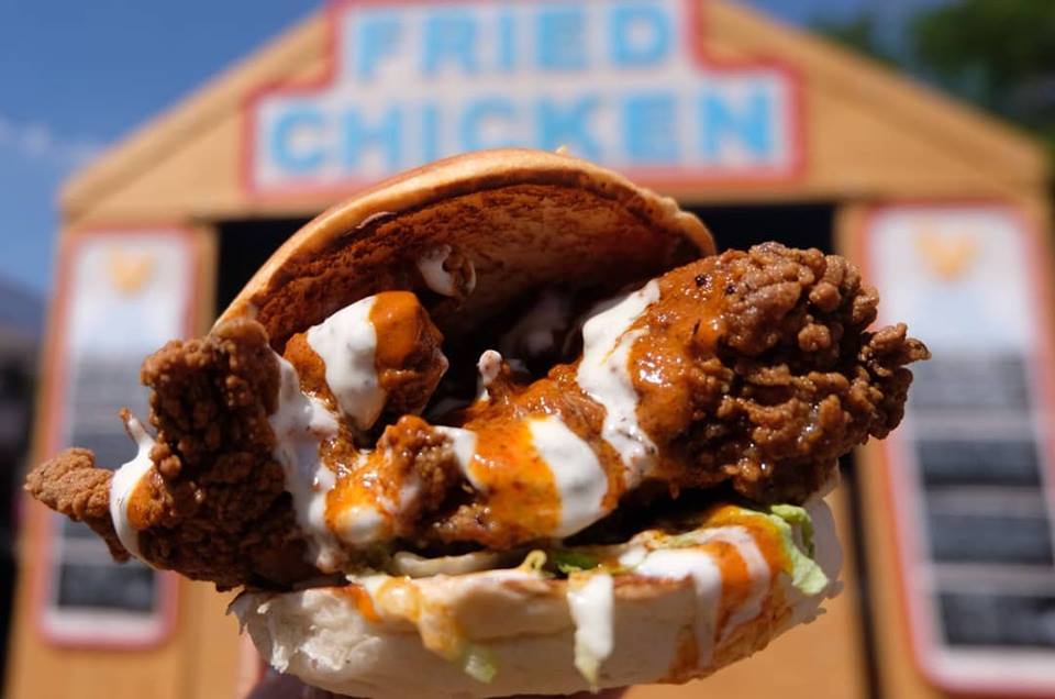 Get ready to indulge in another mouth-watering selection of delicious festival grub. From fried chicken, mac n cheese, and artisan gelato, to German sausage, wood fired pizza, and sweet potato nacho fries. There’s a meaty, vegan, veggie treat for every taste bud #fling2019