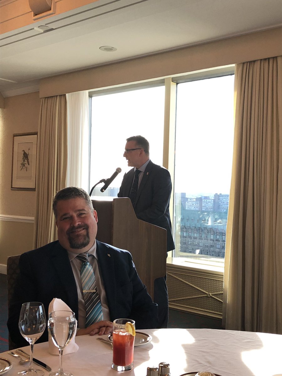 IBAofAlberta's tweet photo. Thank you @IBACanada for the wonderful dinner last night @rideauclub Thank you @ScottTannas for coming to say hi and speak with his fellow brokers and address small business #ibac2019onthehill #beforethequote #brokersarebetter https://t.co/8Yj5mLhYGX