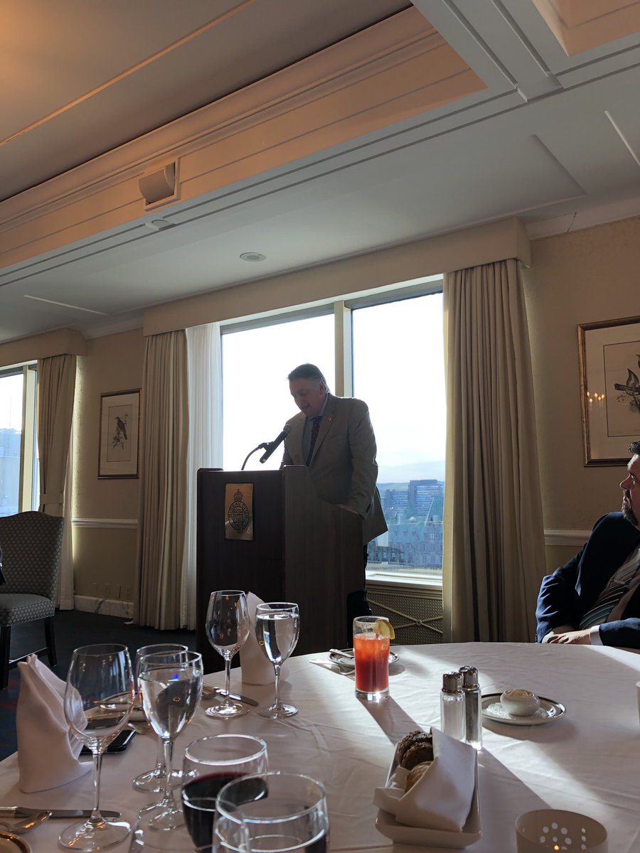 IBAofAlberta's tweet photo. Thank you @IBACanada for the wonderful dinner last night @rideauclub Thank you @ScottTannas for coming to say hi and speak with his fellow brokers and address small business #ibac2019onthehill #beforethequote #brokersarebetter https://t.co/8Yj5mLhYGX