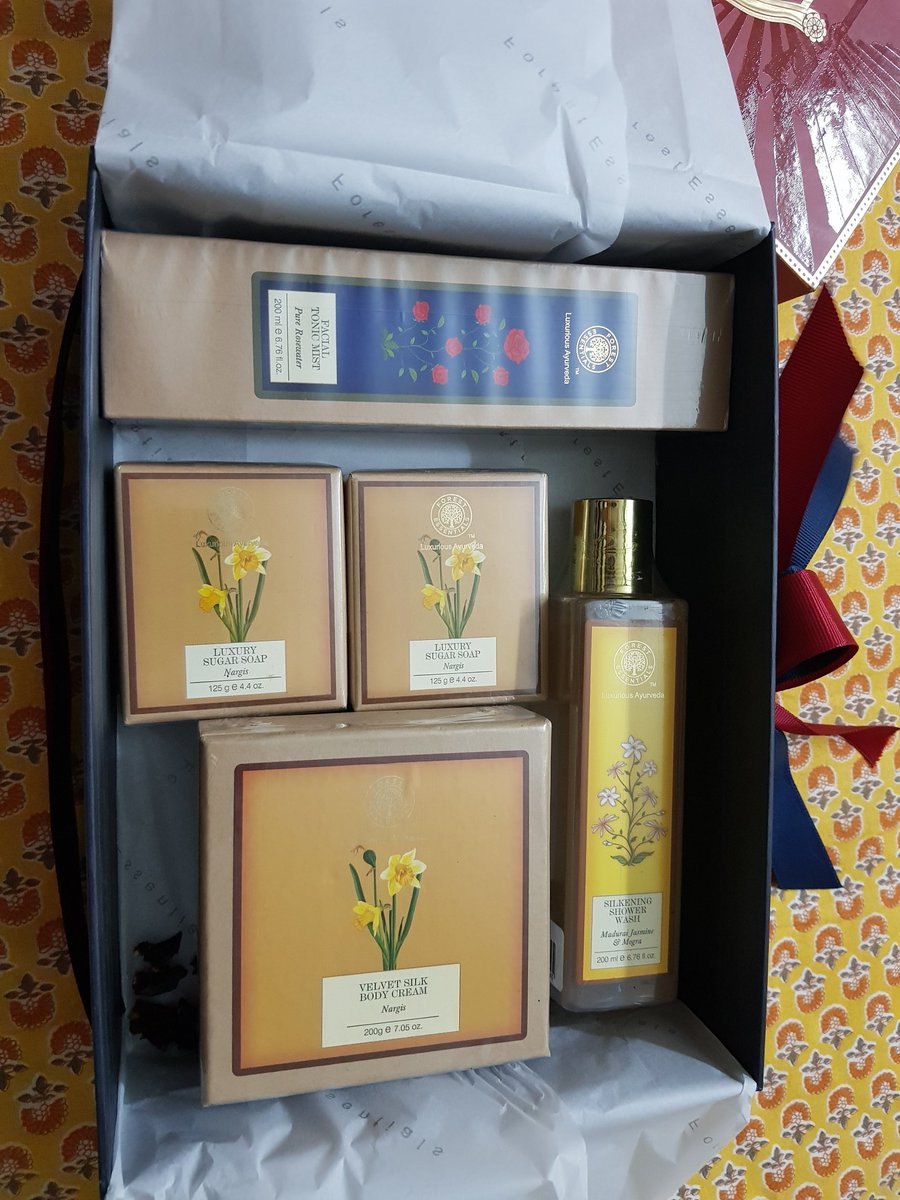 vrinss's tweet photo. Thank you @ForestEssential #forestessential for a #fragrant #TuesdayThoughts #TuesdayMotivation 
#best #relax #vacation #holidays #pamper #treat for self #wellbeing https://t.co/eYY1xoM1Nl