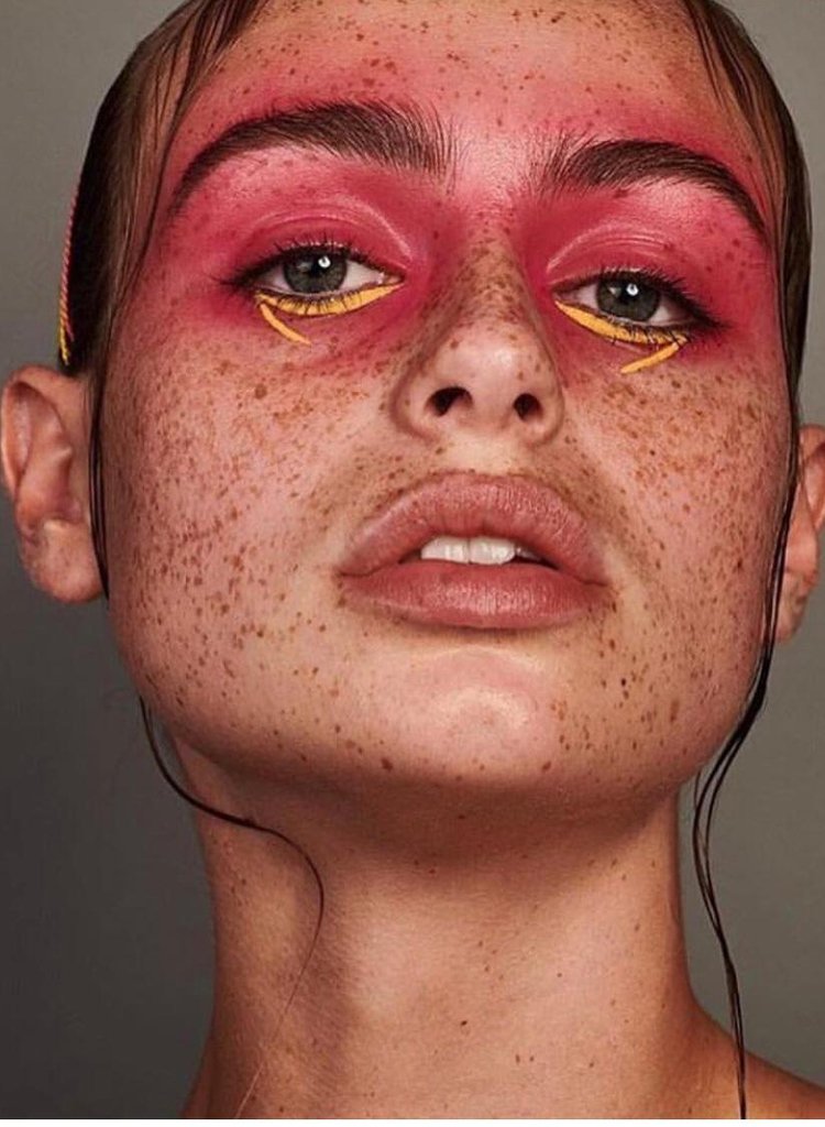 Cassie Lomas Makeup tweet media