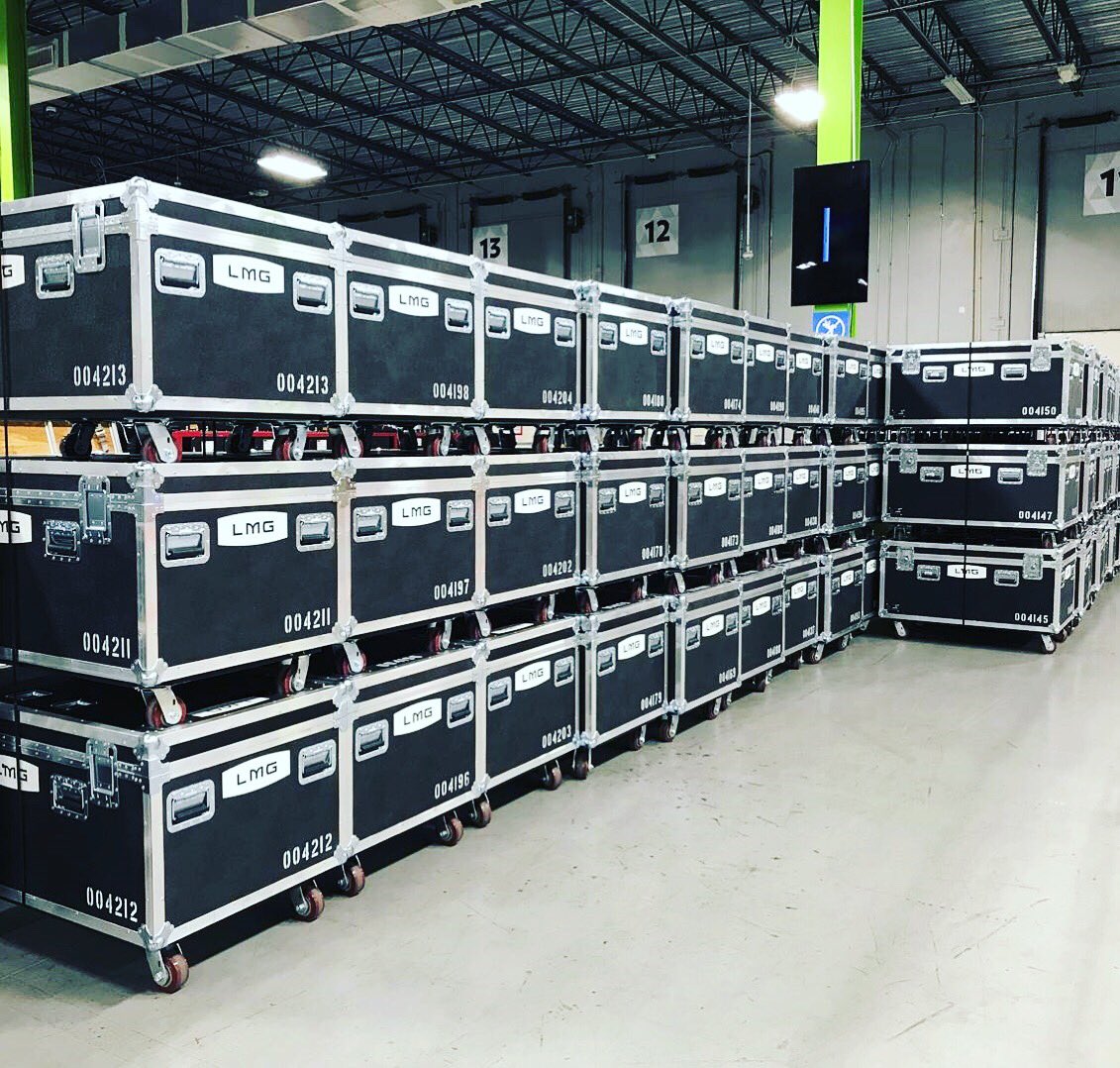 LMG_BeyondTech's tweet photo. Cases on cases...over 100 medium cases have arrived! 🙌 #LMGTechTuesday #BeyondTechnology https://t.co/apEYWsCQsE