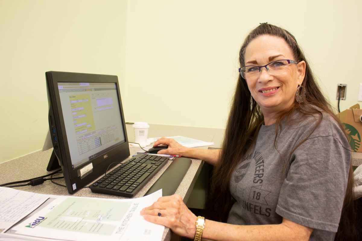 nbtxfoodbank's tweet image. At the #NBFoodBank we collaborate with @experienceworks, Inc. Together we help older adults age with job training, volunteerism, and employment. 

For more information on #ExperienceWorks or our senior programs, contact us with info below.

(830) 327-6000
nbfoodbank.org/our-programs/p…