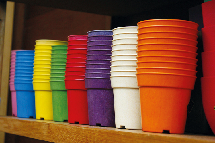 ****Kerbside collection update****
We are pleased to announce that as a county we can now collect coloured (non-black) plant pots for recycling! Many nurseries are now using taupe coloured pots for their plants so you can put these in your green bin. What great news!