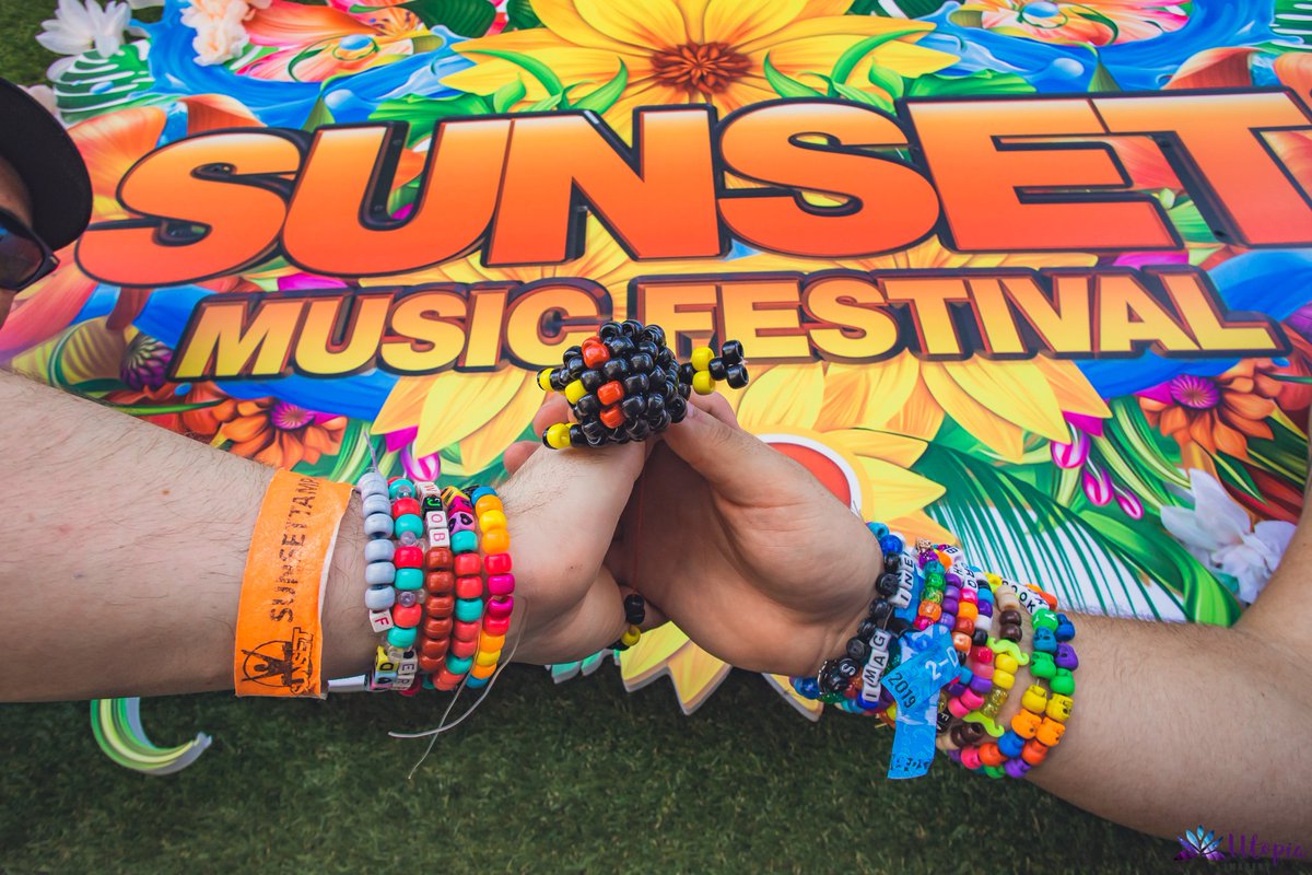 sunsetotr's tweet photo. 💛P💜L💙U💚R🧡 https://t.co/8k9PJuWXGq