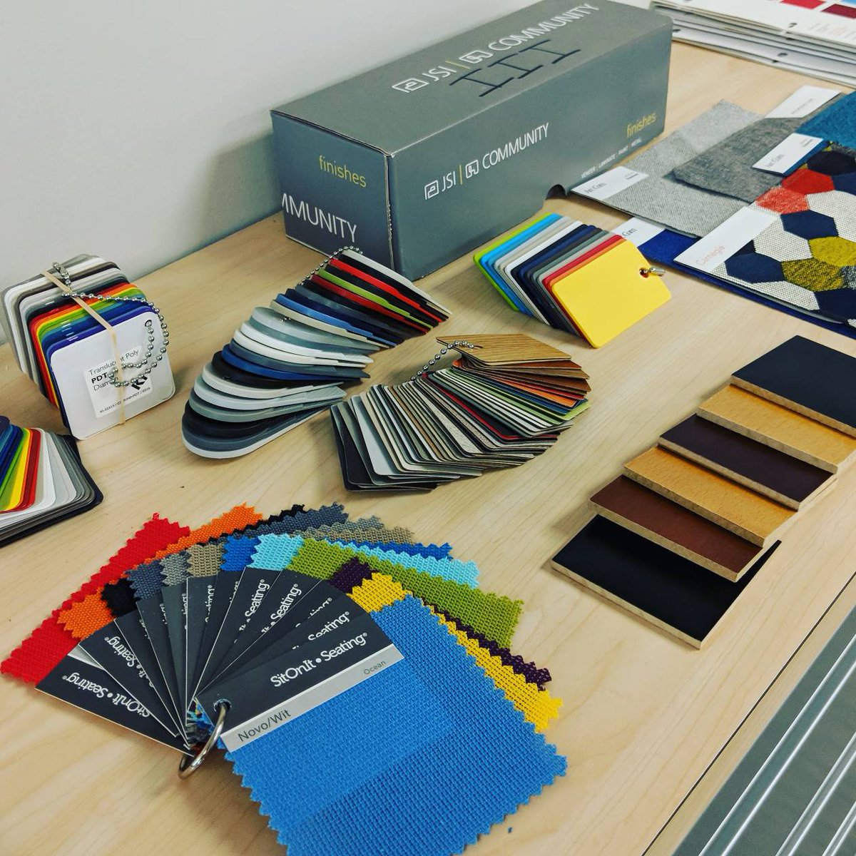 IIIRaleigh's tweet photo. Meeting prep underway! 

#commercialfurniture #officedesign #spaceplanning #interiordesign #colorful #furniturefinish https://t.co/7PAN00Grbr