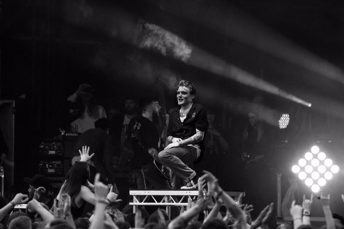 homesickpress's tweet photo. Neck Deep @NeckDeepUK were brilliant at Slam Dunk! 
Keep an eye out for our photo gallery going up online soon!
📸 @TatianaWPhotos https://t.co/3nm03dvBKo