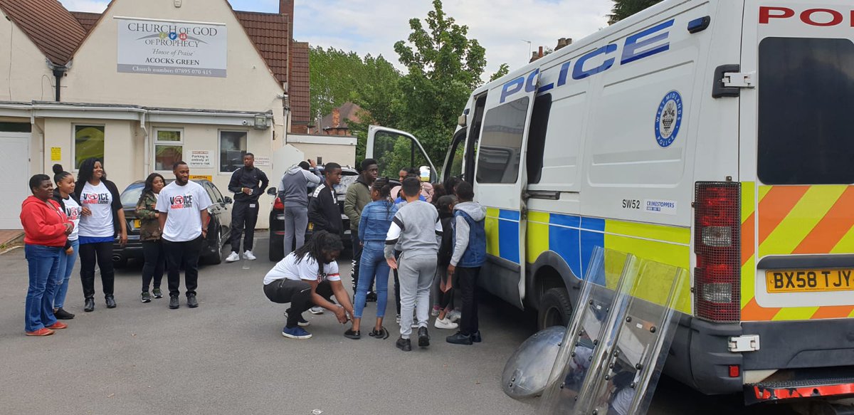 AcocksGreenWMP's tweet photo. Some of the team working within our community today. #voiceagainstcrime #AcocksGreen #WMP #lifeorknife https://t.co/xh8tnB99u6