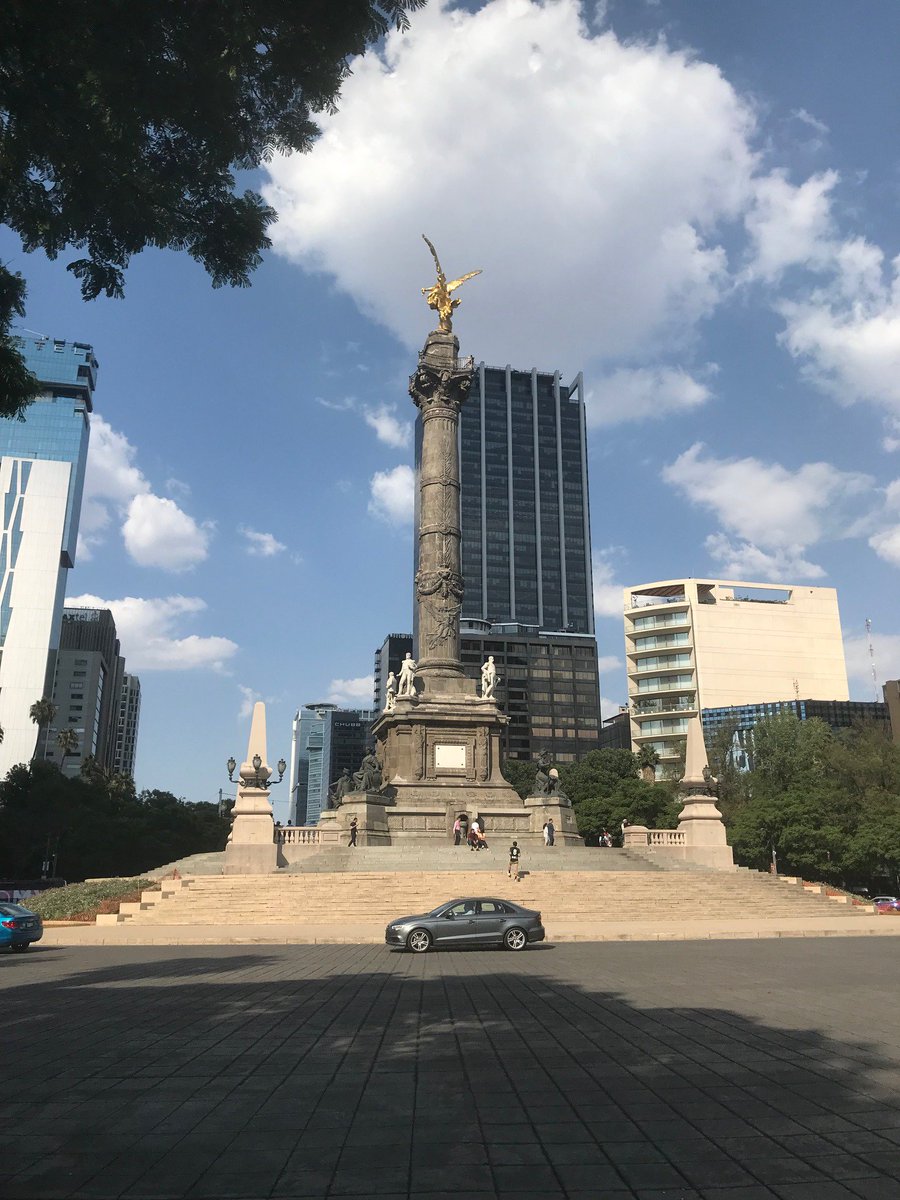 StudyInHalton's tweet photo. We are excited to be promoting the @HCDSB today in beautiful Mexico City! @capsiacepi #StudyAbroad #StudyHCDSB https://t.co/hzdcZgCIhi