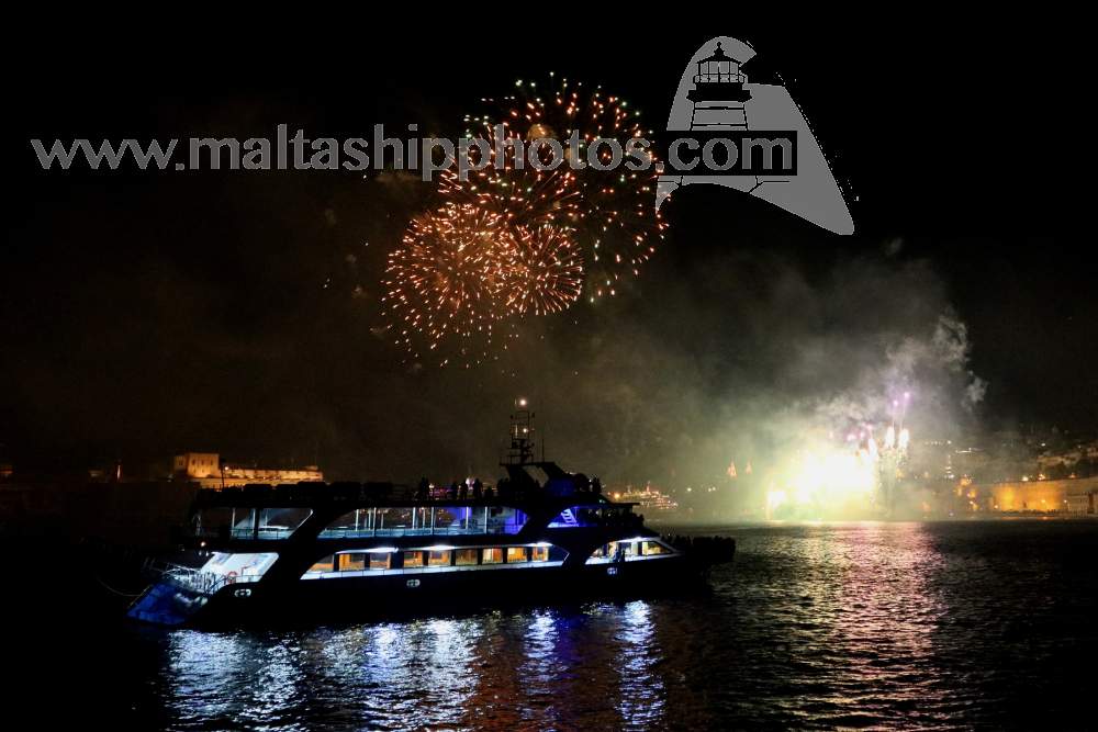 #SupremeCruises #GERALDINE during #Fireworks #Festival at #Valletta (#GrandHarbour), #Malta - 30.04.2017 - maltashipphotos.com