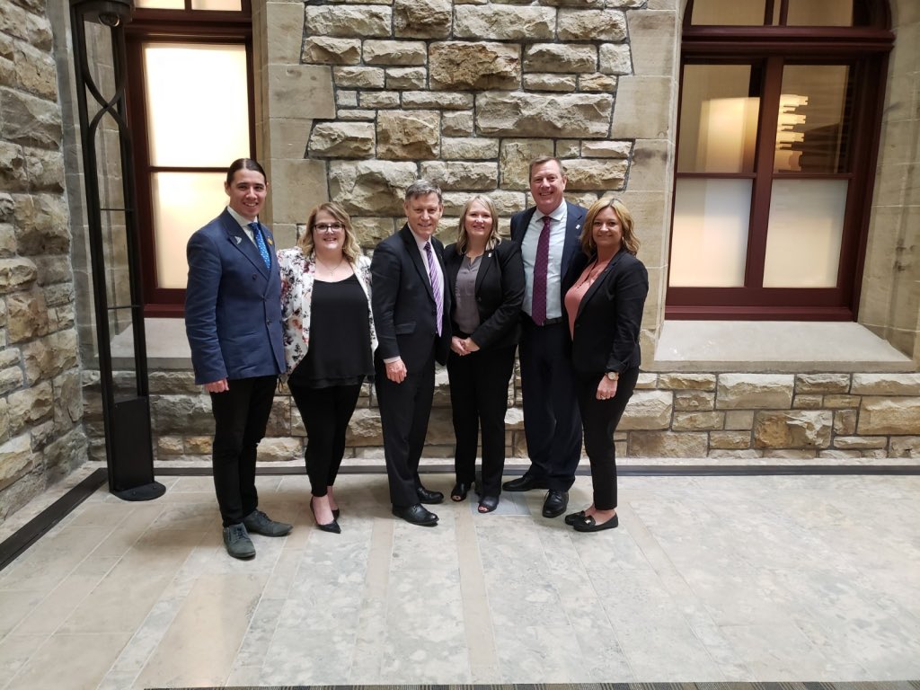 YBNMB's tweet photo. Thanks for taking the time to meet with us @DrRobbieO and @TerryDuguid! #ibac2019OnTheHill https://t.co/lvZXALltGB