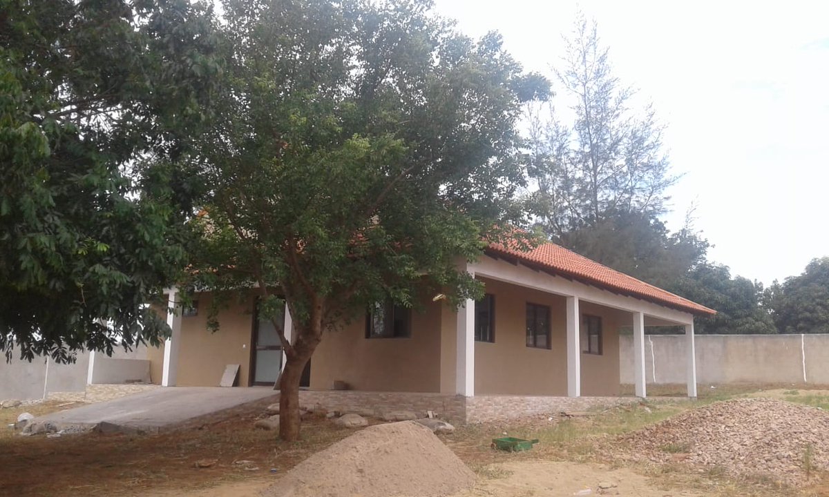 ProjectMoz's tweet image. Casa Valerio is NEARLY complete!

Here are the latest photos from #Mozambique - thanks to all your wonderful support the new building is almost complete and will soon be a home to 6 children.

🇲🇿