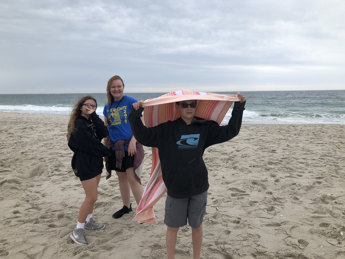 tzatorski2017's tweet photo. @StaffordTwpEd @Int_Principal  Great trip to LBI today with 6th grade...seining, beach cleanup &amp; lighthouse https://t.co/jE76IKpA0x