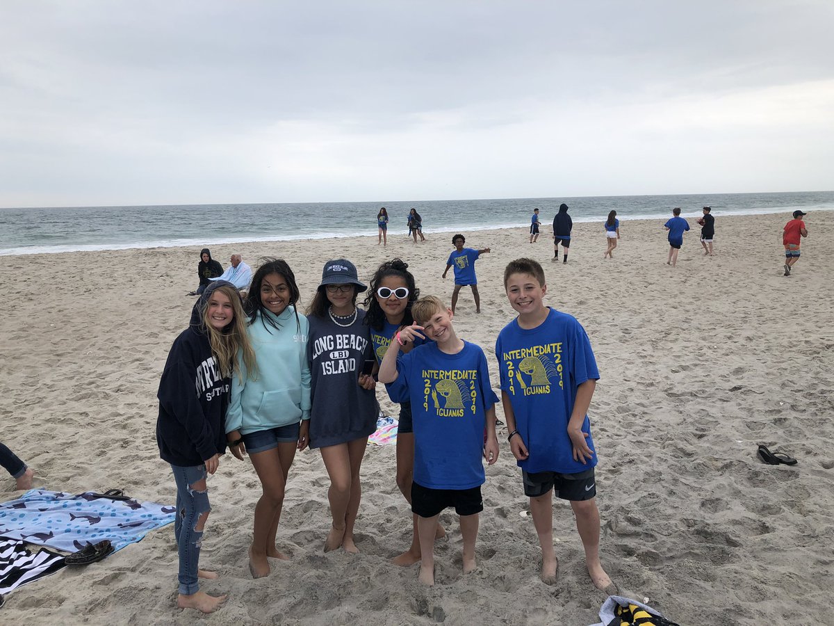 tzatorski2017's tweet photo. @StaffordTwpEd @Int_Principal  Great trip to LBI today with 6th grade...seining, beach cleanup &amp; lighthouse https://t.co/jE76IKpA0x