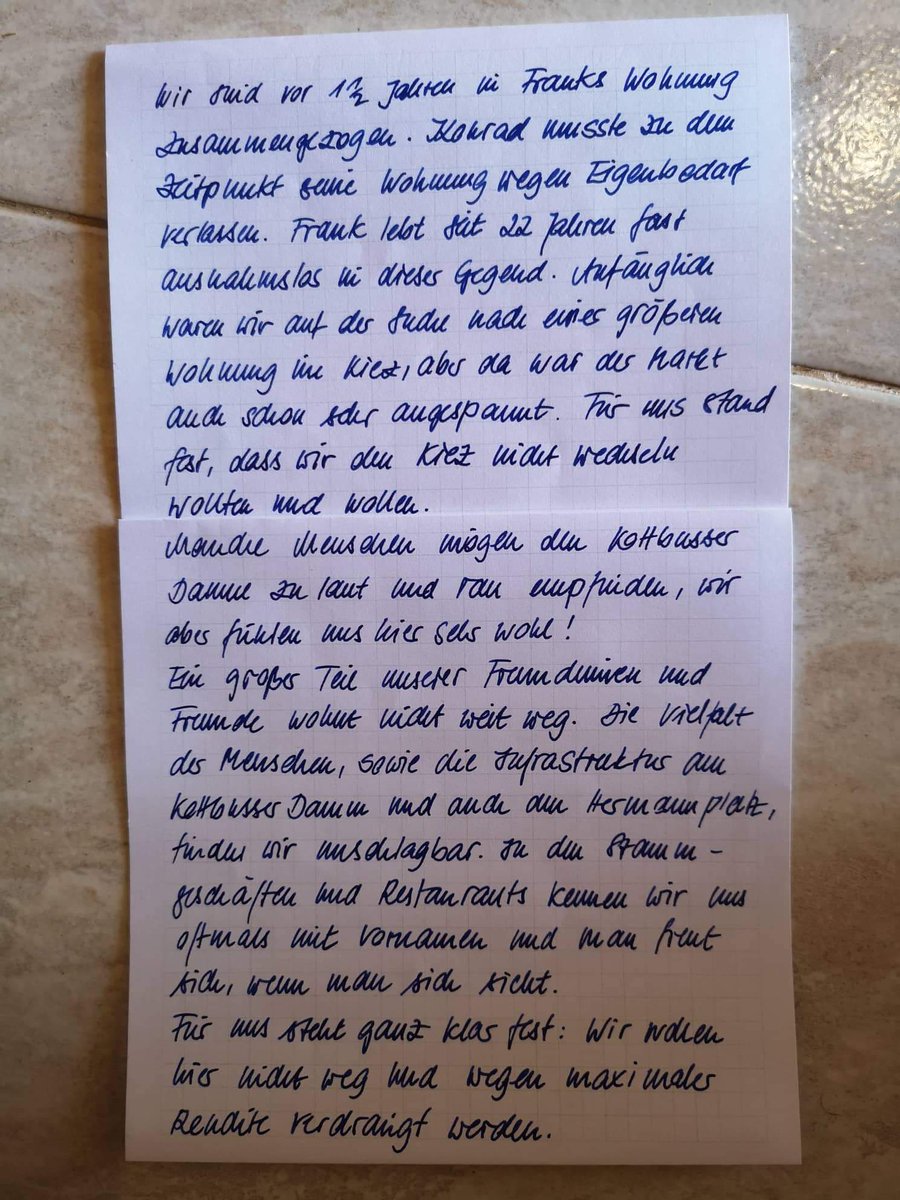 kottbuda69's tweet photo. Der #KottbusserDamm mag machmal ein rauhes Pflaster sein, für uns ist er einfach unser Zuhause. Und #WirBleibenAlle!! ✊✊✊ #Mietenwahnsinn #vorkaufsrecht #fun4vorkauf #mileuschutz @Hobrecht59 @Krossener36 @dieffe29 @Schoeneweider20 @Sander11_11a @Box32B @u67bleibt @bizimkiez https://t.co/FbpJBDv8Zx
