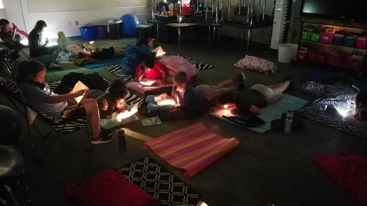 medwards1073's tweet photo. Reading around the room with flashlights, pillows, and darkness. Such a fun way to continue building stamina. #CISDMakeItFun2 #everyminutecounts #NESProud https://t.co/n72KASZnkM