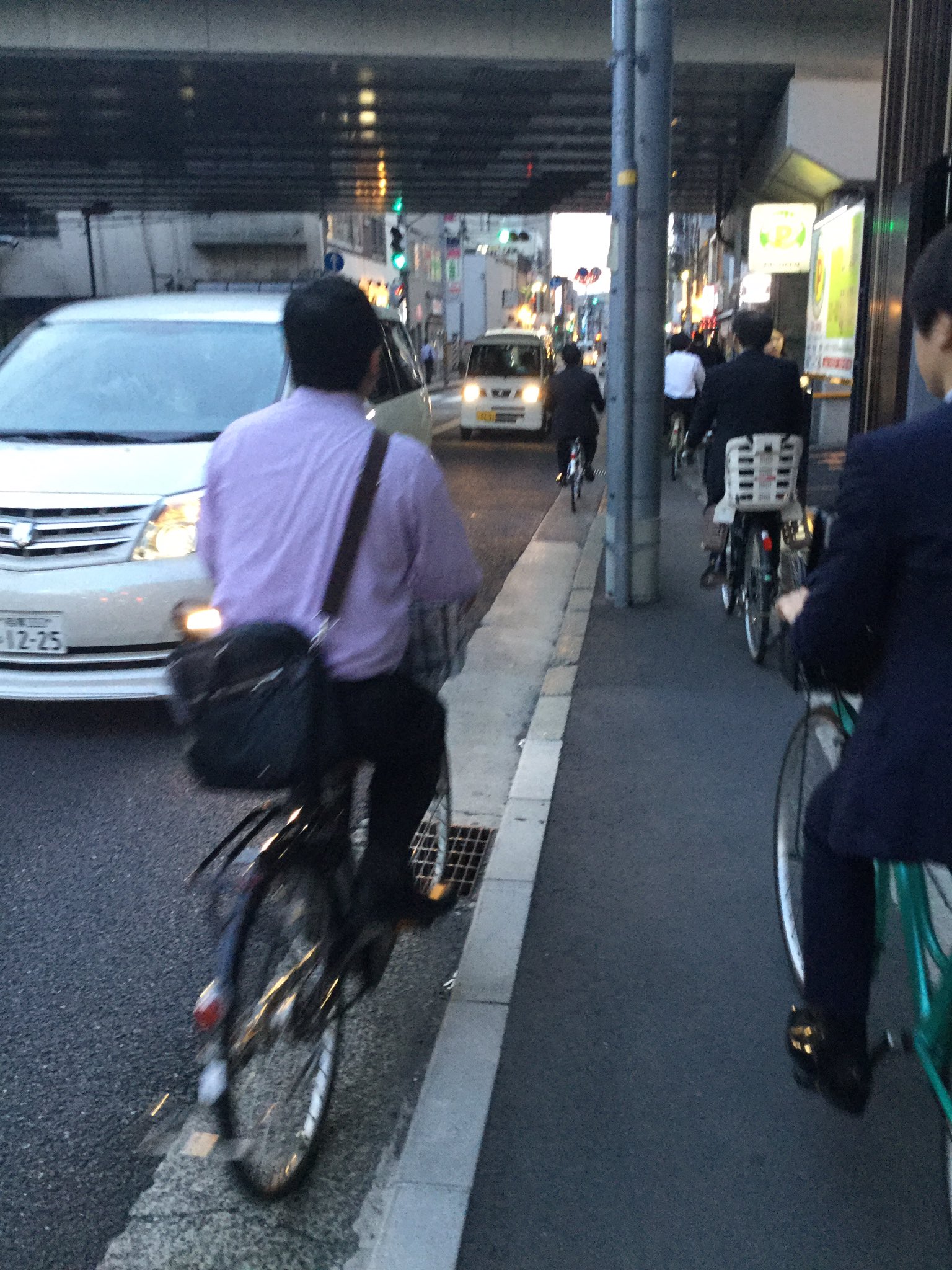 逆 走 自転車 避け ない
