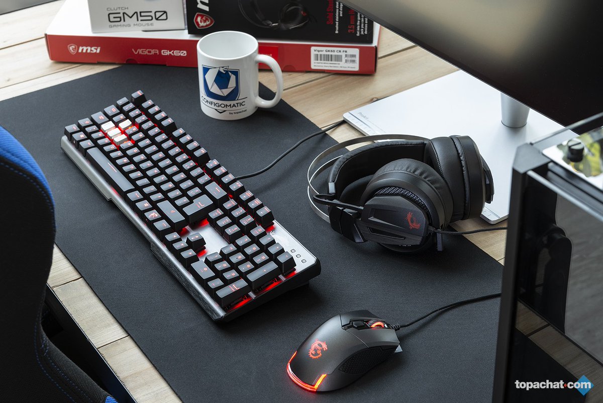 TopAchat's tweet photo. @msifrance @SamsungFR @SeasonicPSU @AOC_Moniteurs @NetgearFrance Comme tous les soirs, je viens te demander ton avis. :D
Qu'est-ce que tu préfères dans cette sublime #Config18 ? #20AnsTopAchat 

Participe ici ⬇
https://t.co/Z6RXmiEI3c https://t.co/SchtrWT4xG