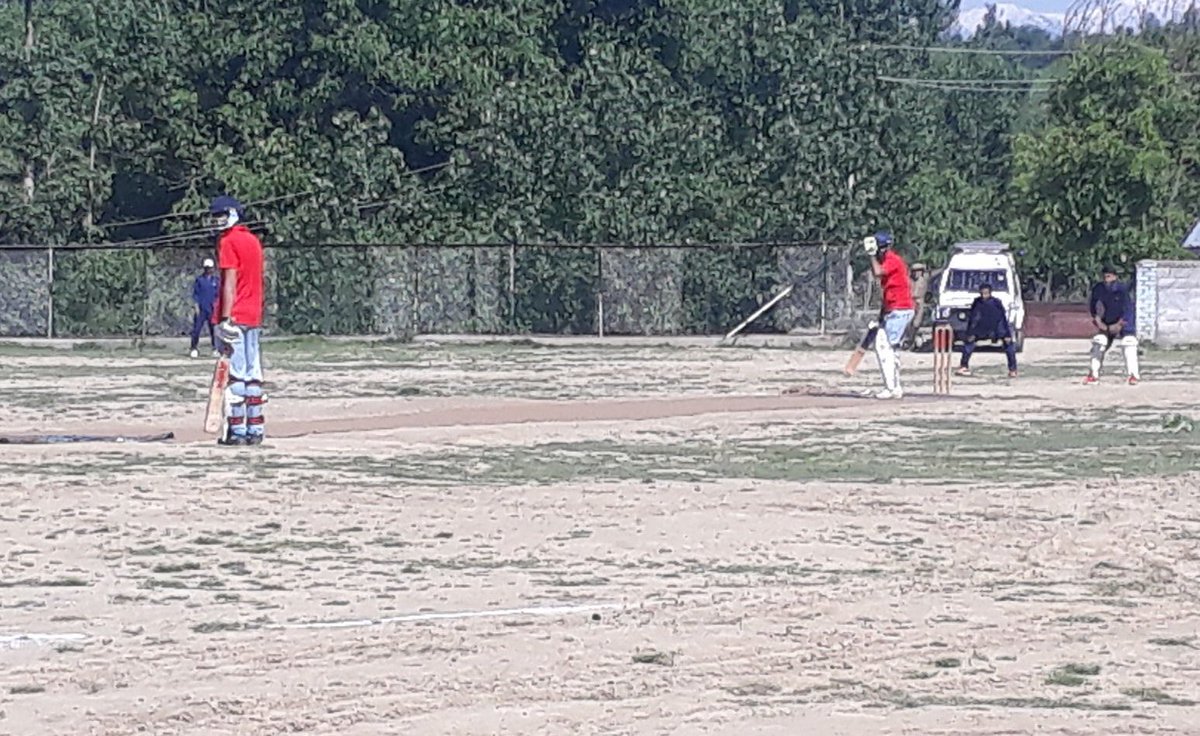 #Youthengagementprogramme.
District Police Kulgam under the initiative youth engagement programme played a cricket match with Devsar11 at Sports Stadium Devsar. Youth of area appreciated the initiative of police. @JmuKmrPolice @KashmirPolice @DigSkr