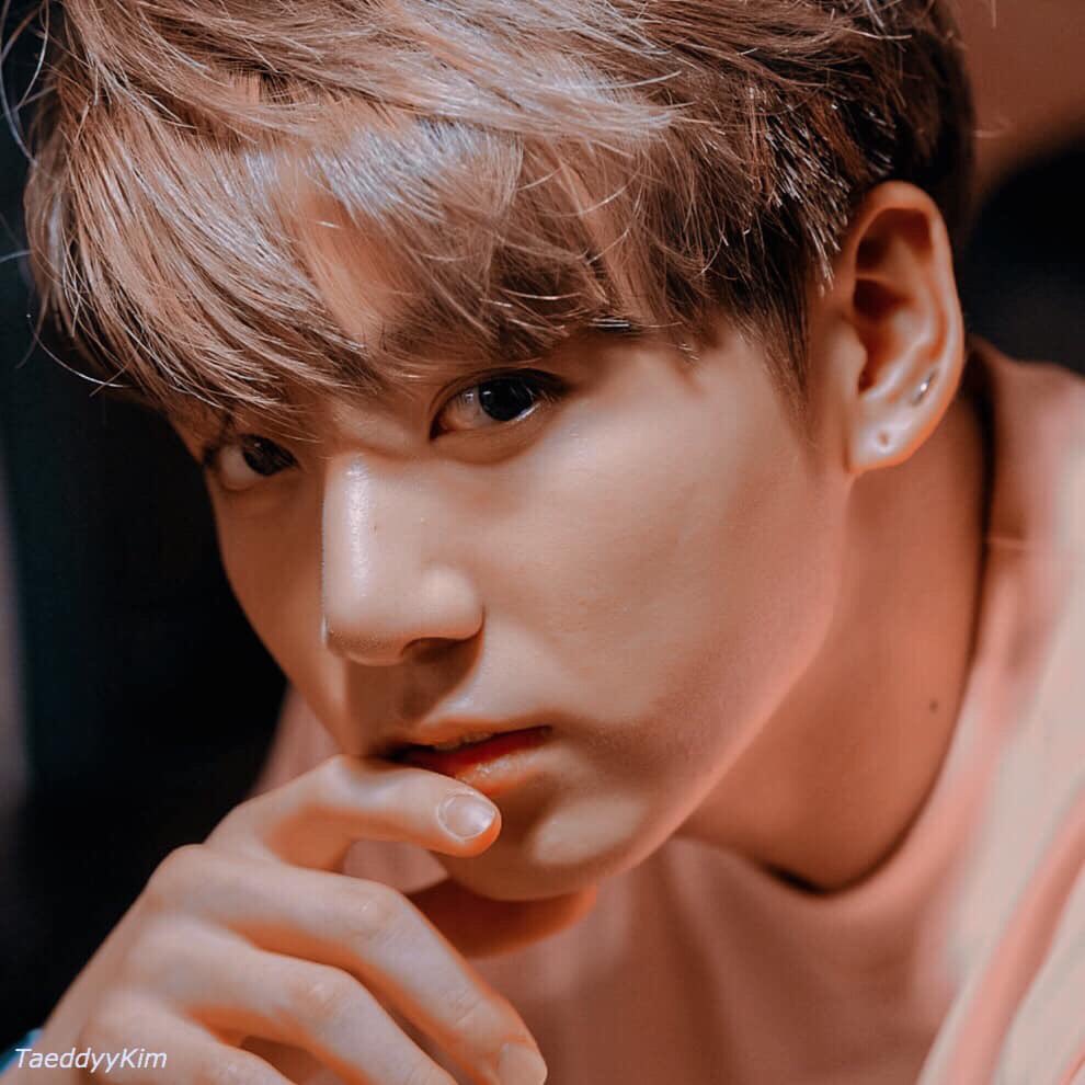 venus___k's tweet photo. the boyfriend we will never have 😭🧡

#JK #RunBTS #BTS #ARMY @BTS_twt https://t.co/eb6VkL2UsJ