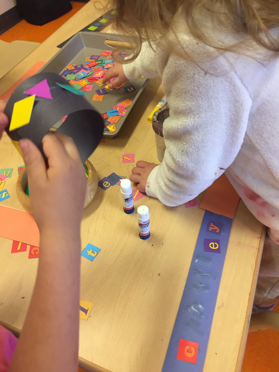 eyc_nges's tweet image. Finding the letters in our names and making patterns @eyc_nges Pre-Primary #earlyliteracy #earlynumeracy