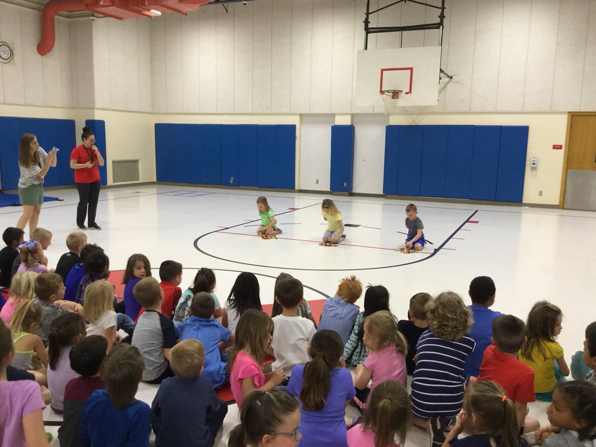 WilliamsonBhmsd's tweet photo. Kindergarten Minute to Win It https://t.co/BJ4Bf25rkj
