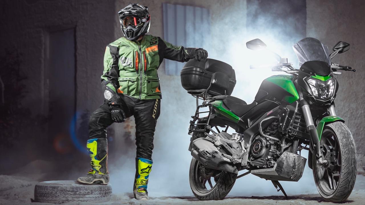 Bajaj dominar deals jacket