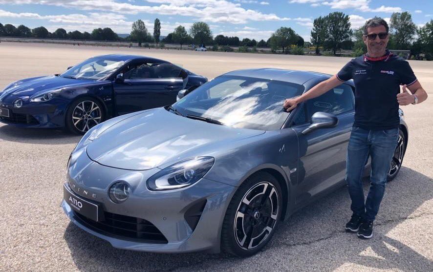 RMarcaAsturias's tweet image. Esta tarde -19h- tenemos una nueva entrega de #MarcaMotorAsturias con @celsoroces y @hugovelascof, hoy desde las instalaciones de @ToyotaAsturias en Gijón. Contando con el protagonismo de Daniel Orejas, director de Toyota Asturias, @MiguelFuster71 y Tino Pérez (@SubidaMunco).