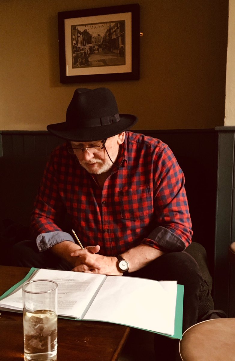 fatdanprods's tweet photo. We have our Narrator for The Music Of “Love In The Harbour” introducing Barry Jarvis - such an amazing talent 🎭 #loveintheharbour #eddiealford #johnmerrigan #daniellemorgan Tickets on sale @TheNovium @FestOfChi @oxmarketgallery @fatdanmusic @realdannimorgan @rlrecordingsllc https://t.co/pHjTiqMB2I