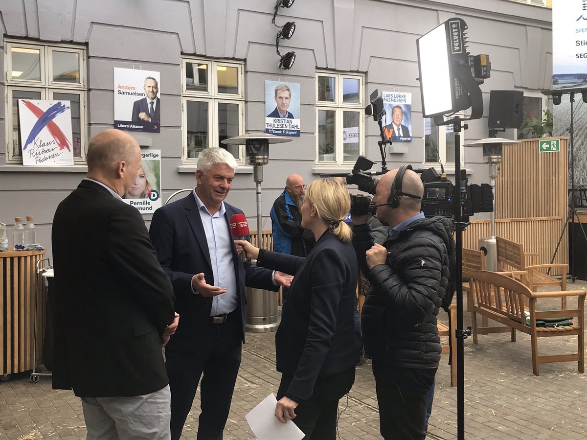 Vi skal finde helt nye løsninger, når vi sammen skal bekæmpe klimakrisen. I dag fremlægger vi et konkret forslag sammen med <a href="/DTUtweet/">DTU</a>, <a href="/AarhusUni/">Aarhus Universitet</a>, <a href="/SiemensGamesa/">Siemens Gamesa</a> og @HenrikStiesdal. 🌍 og 🇩🇰 har ikke råd til at lade være lf.dk/aktuelt/nyhede… #landbrug #dkgreen