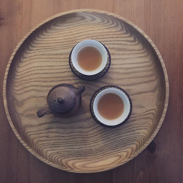 Hitting the tea hard before recording some bonus material today... <a href="/postcardteas/">Postcard Teas</a> Rou Gui #yancha #teadrunk #teastagram #rougui bit.ly/2EzCKnt