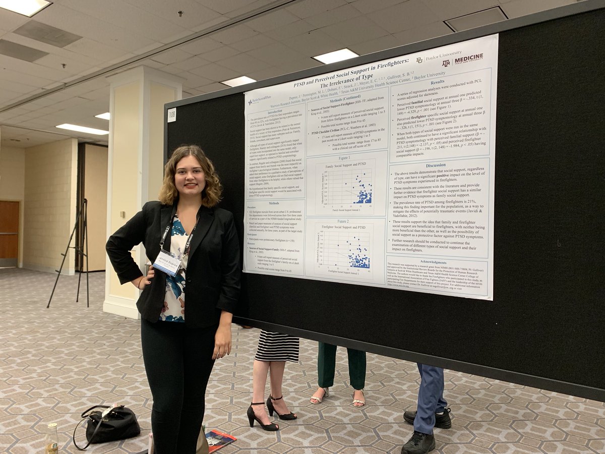 SuzyGulliverPhD's tweet photo. Our fabulous RAs sharing great science at #APS19DC this weekend! We are proud of them for educating the @PsychScience community on mTBIs & behavioral health among #firefighters! https://t.co/7Mi0oZG6XO