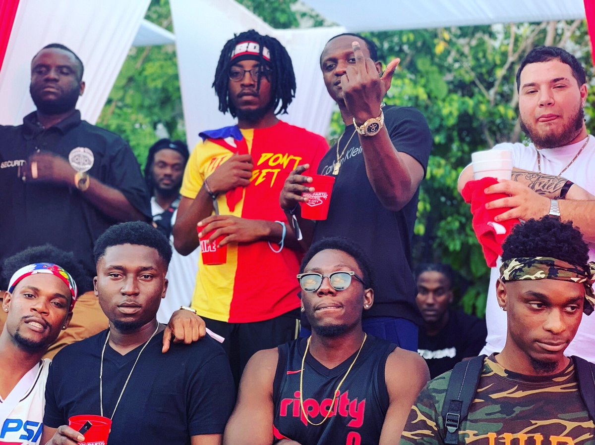 SenseiSmoke954's tweet image. Zoe Crew or NO crew 🤞🏾🇭🇹🌴 #2kPoolParty