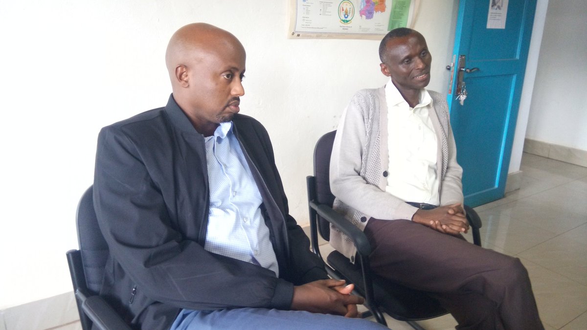 paxpressrwanda's tweet photo. We're glad to welcome @aasiimwe, DG @rbarwanda who is visiting our office. Discussions are focusing on our work as #Media NGO in capacity building of journalists. Besides this, he is also told about ongoing projects and probable callabo
@albertbaudouin @RwandaMedia @GovernanceRw https://t.co/oIjritpYPh