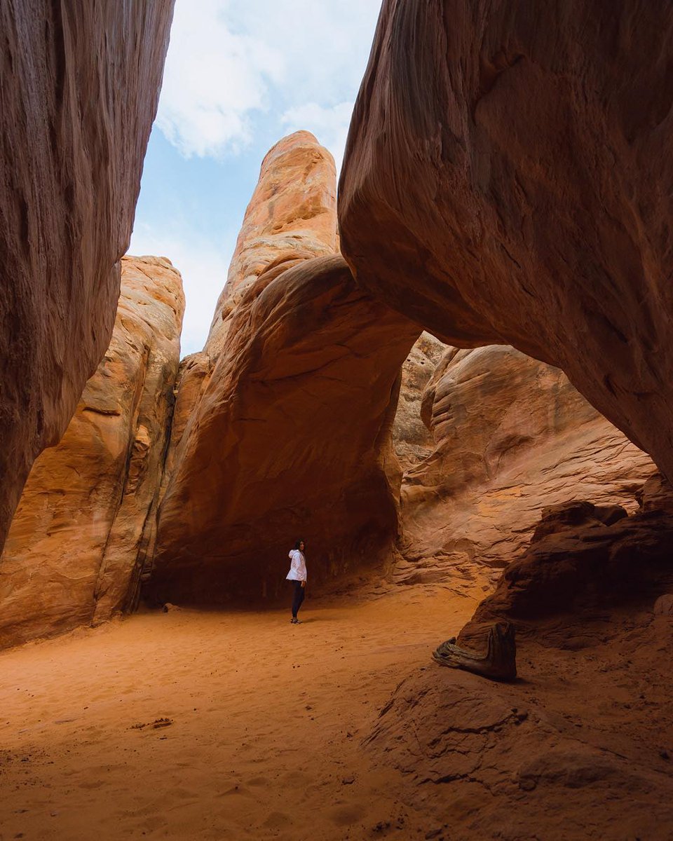 STQRY's tweet image. Arches National Park is a wonderful visit, but you won’t be seeing much wildlife as it is difficult for animals to adapt to the extreme range of temperatures.

@5hanecrawford
#exploreoncell #travel #visit #nature