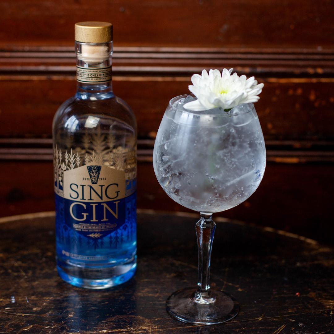 blindtygermcr's tweet photo. This Thursday is the last time you can get your hands on our @SingGinUK Gin Club Menu, 
Grab membership FREE! &amp; receive 20% off the entire menu... 
Just ask your barkeep. 
.
.
.
#ginlover #ginclub #singgin #ukgin #drinkingden #cocktailbar #manchesterbar https://t.co/r9eaKLhHEf