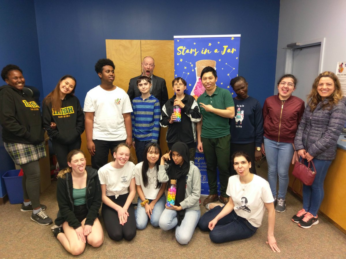 Stars_InA_Jar's tweet photo. Another awesome Jar Night courtesy of our ⭐Star Volunteers!⭐ Thanks to everyone who came and helped out. Our June date will be announced soon 😁 #Starsinajar #Volunteer #Ottawa #ChildhoodCancer https://t.co/HRHxOzxzyv