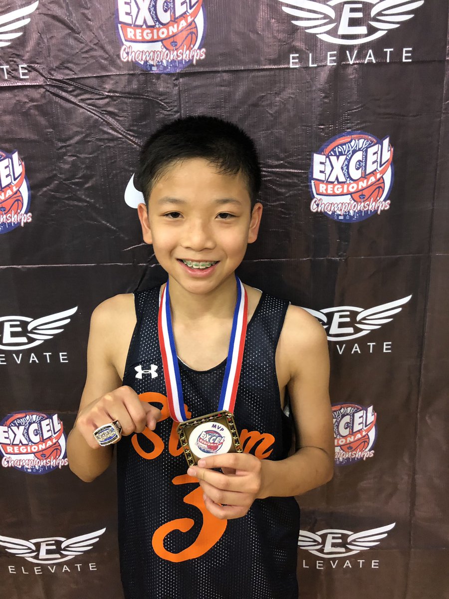 ExcelTournament's tweet photo. 12u Devin Nguyen of Galveston, TX was a floor general for his Storm team. Amazing ability to set his teammates better. Calm demeanor makes it hard for opponents to rattle him. Can shoot it and can get to the rim. #ExcelRegionals19 #ExcelPhenoms
IG @mnm13o https://t.co/Qg1GmSsLq7