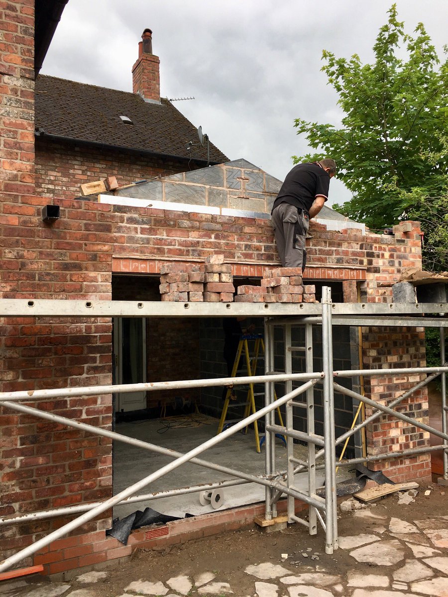 johnwoodarch's tweet photo. With 10 projects currently on site I’ve been runninng around to get to see all of them. This one in Wilmslow has some lovely brick detailing expertly constructed by Diggett Construction @Imperial_Bricks https://t.co/wVnqOGRZNu