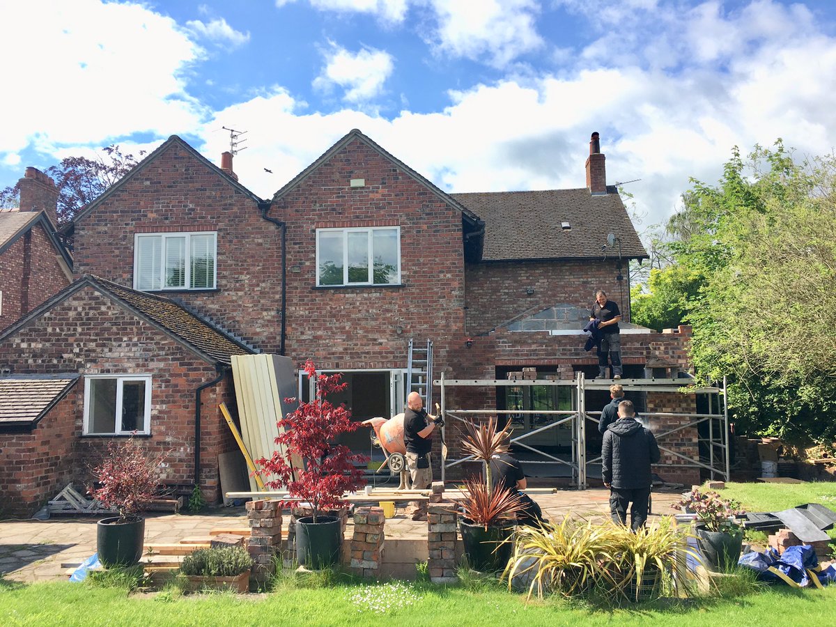 johnwoodarch's tweet photo. With 10 projects currently on site I’ve been runninng around to get to see all of them. This one in Wilmslow has some lovely brick detailing expertly constructed by Diggett Construction @Imperial_Bricks https://t.co/wVnqOGRZNu