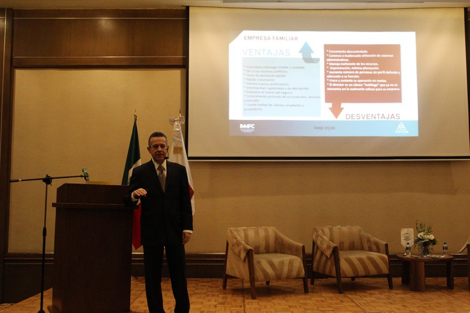 IMMPCmx's tweet photo. Ernesto Ousset, experto en #EmpresasFamiliares mexicanas, destaca durante conferencia la importancia de la formalización a favor de la permanencia a través de herramientas como el Protocolo de Familia, el liderazgo y el Gobierno Corporativo.
#MejoresPrácticas #SummitIMMPC https://t.co/TaZk15gmP0