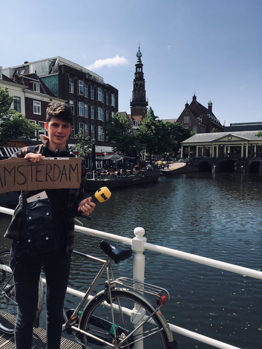 BruggenJosia's tweet photo. De #liftbattle is van start! Van Leiden naar @BNR. Game on! https://t.co/xn1efb5Z8A