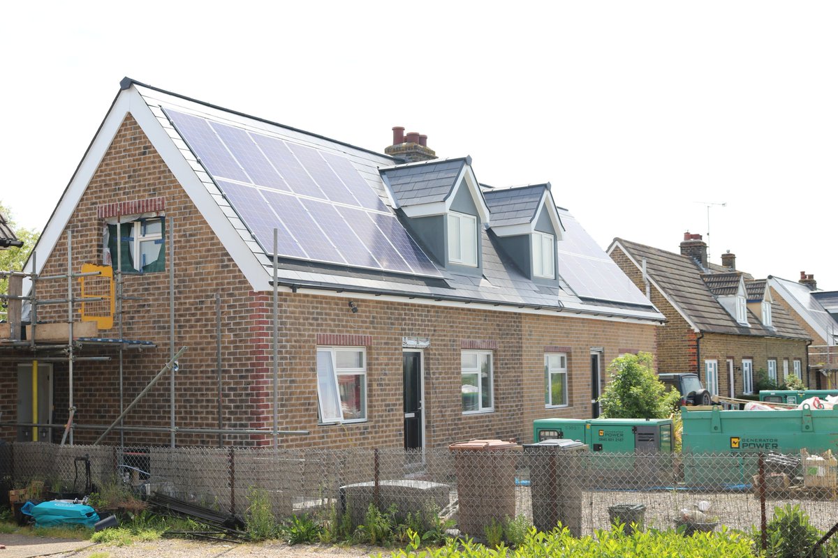 moathomes's tweet photo. Nearing the end of our @EnergiesprongUK deep #retrofit pilot in Essex due for June completion.Proud to be involved with this #innovative project pushing the boundaries of #energyefficiency. Looking forward to impressive results for the residents of these homes @ENGIE_Places_UK https://t.co/Ozoke7U06H