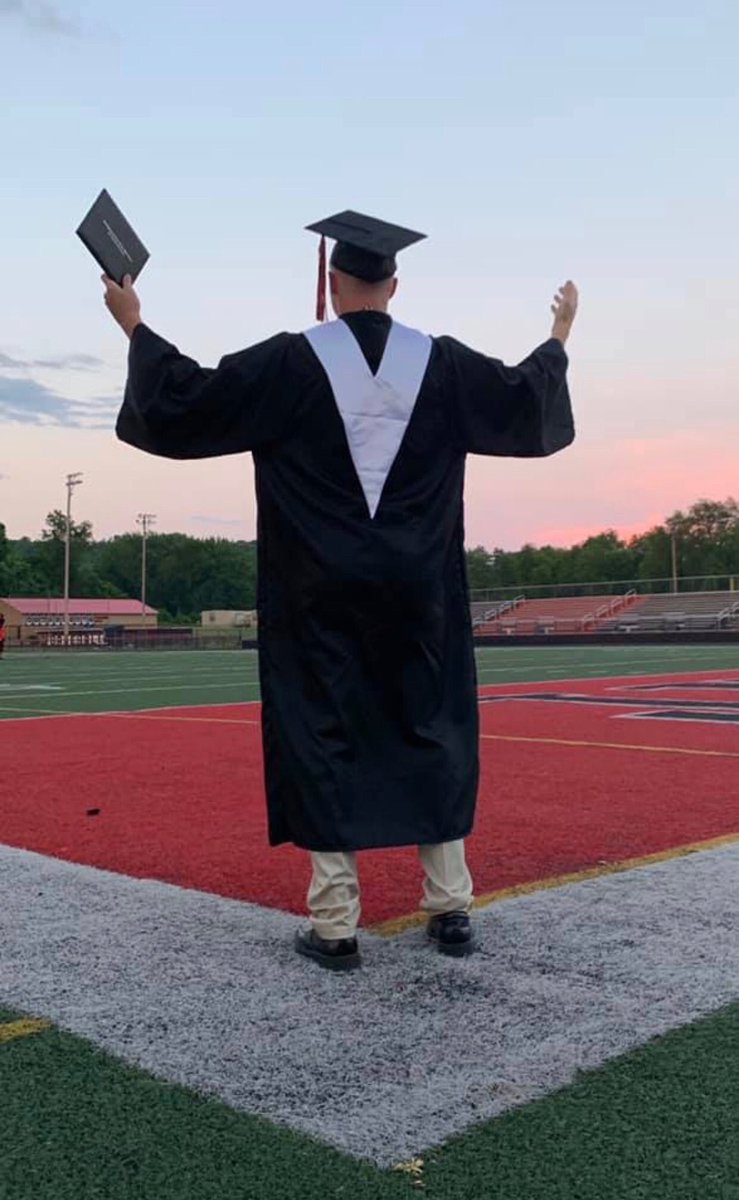 JChrisPayne's tweet photo. So proud of this young man @PasonCayne 4.3GPA #9 Class Rank, Natl Honor Society, Multiple @PPJSHSFootball Records, multiple D1,D2 Football Offers! A High School Career Well Done! #ProudDad #GoodJob #Son #BlessedAndGrateful #GoHerd #TheFuture #IsYours https://t.co/UpstD7Mc4s