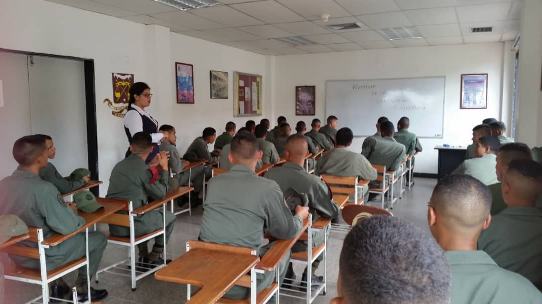 escpetro_electr's tweet photo. Charla sobre Historia de la Electricidad en Venezuela ofrecida por la Prof Analy Ordaz a todo el Personal del CCSFIPE en Materia de Uso Racional  y Eficiente  de la Energía Eléctrica.@LopezVargasR @cegnb @ALIDAOT @Karolymg https://t.co/L5WO0DpCzV