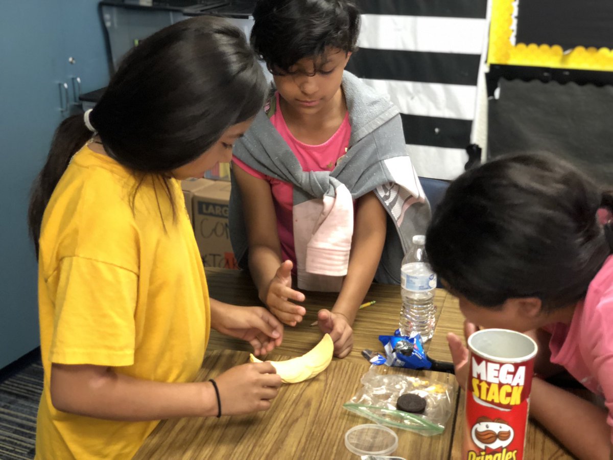 MrsEnnain5th's tweet photo. Students are trying to build a free standing ring from @Pringles ! Stay tuned! #STEM @RogersFrisco #RogersFrisco2019 #ourFISDstory https://t.co/uILVqgbN9j