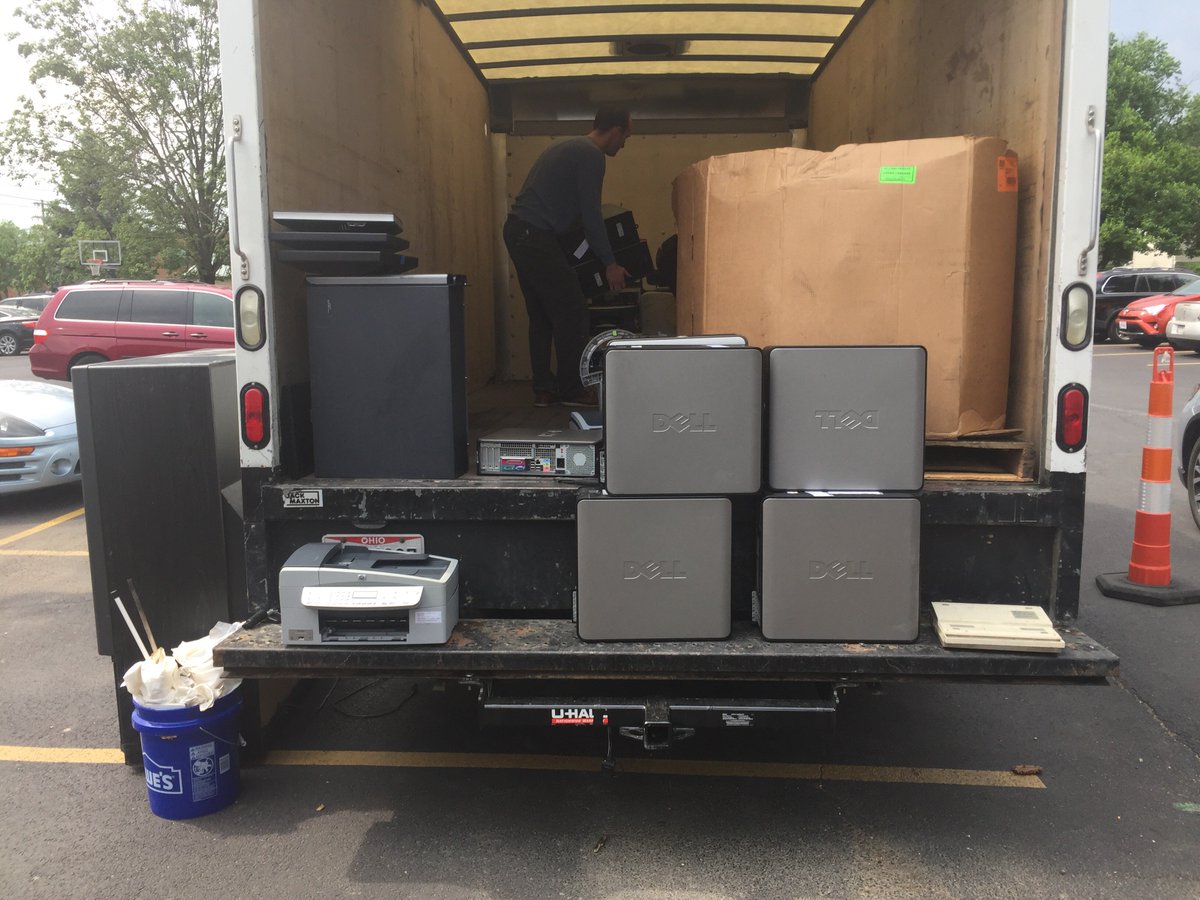 GroundWorkgroup's tweet image. What&apos;s in your nonprofit&apos;s storage closet? Old servers collecting dust? A stack of old laptops? Computer parts for computers that are long gone?

Almost anything with a chord is accepted in our Annual Recycling drive on June 12th, from 11-1pm! Datails: ow.ly/q4at50ulwb7
