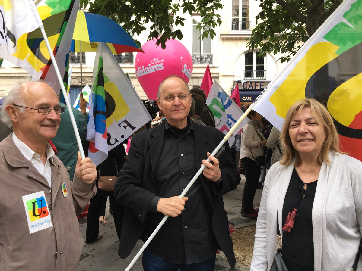 snetapfsu's tweet photo. Le #SNETAP et le #SNUITAM présents au rassemblement devant l’Assemblée nationale pour défendre la fonction publique le 28 mai 2019 #FonctionPublique #Paris
#enseignementagricole https://t.co/LrqNueT4QA